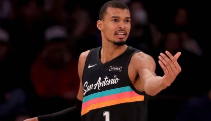 开云电子-11战全胜！马刺创NBA神迹，文班亚马单月数据堪称恐怖|西部|最佳新秀|圣安东尼奥马刺队|俄克拉荷马雷霆队|底特律活塞队_新浪体育_新浪新闻