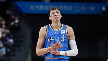 开云电子-这场打得像外援！周琦终结十分高效 砍下23分13板&amp;抢到7前场板
